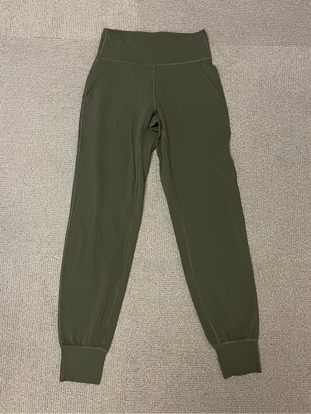 Lululemon Joggers – Women’s Size 4 – EUC